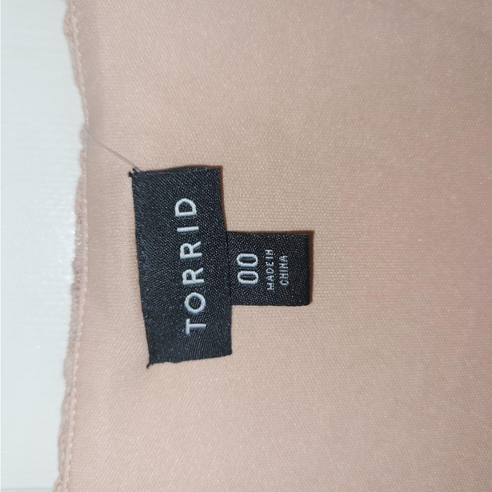 Women's Torrid Pink Lace Dress Size 00 - Picture 4 of 8